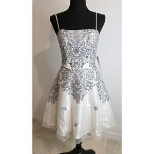 Masquerade Mini Dress Strapless Fit & Flare Mesh Petticoat NWT 5/6 White Silver